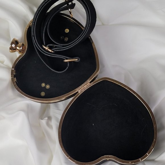 Clutch - Picture 2 of 8